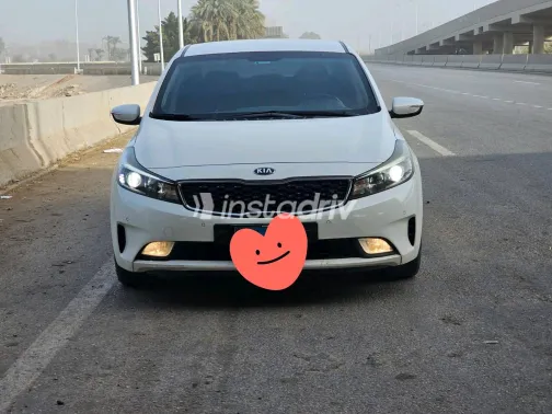 Kia K3 2016 White Automatic Used for Sale in Greater Cairo ( Cairo + Giza) - 4