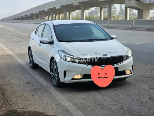 Kia K3 2016 White Automatic Used for Sale in Greater Cairo ( Cairo + Giza) - 9