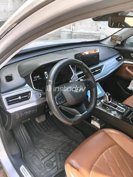 Chery Tiggo 8 Pro 2025 Silver Automatic Used for Sale in Greater Cairo ( Cairo + Giza) - 3