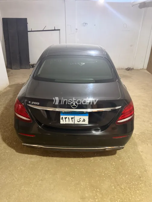 Mercedes E 200 2018 Black Automatic Used for Sale in Greater Cairo ( Cairo + Giza) - 3