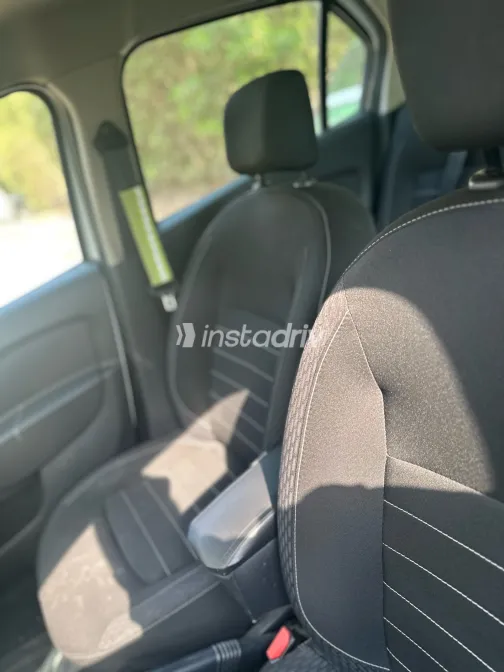 Renault Logan 2021 White Automatic Used for Sale in Greater Cairo ( Cairo + Giza) - 9