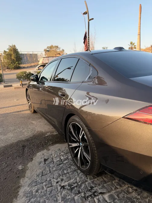 BMW 530 2027 Gray Automatic Used for Sale in Greater Cairo ( Cairo + Giza) - 6