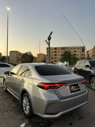 تويوتا كورولا 2023 فضي أوتوماتيك مستعملة للبيع في القاهرة الكبرى ( القاهرة - الجيزة)