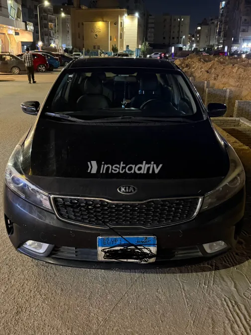 Kia Cerato 2017 Black Automatic Used for Sale in Greater Cairo ( Cairo + Giza) - 4
