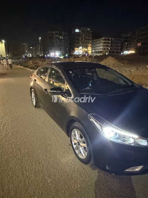 Kia Cerato 2017 Black Automatic Used for Sale in Greater Cairo ( Cairo + Giza) - 5