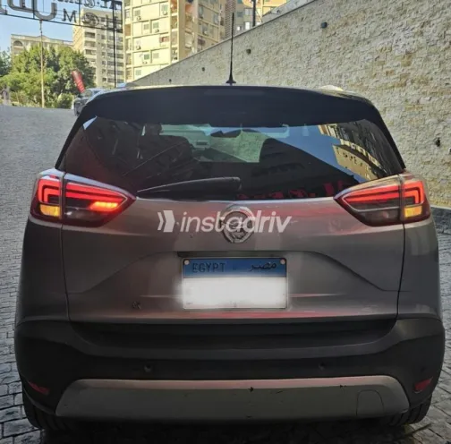 Opel Crossland 2021 Gray Automatic Used for Sale in Nasr city - 8