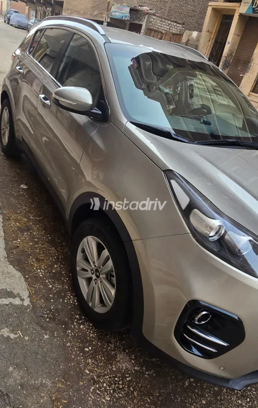 Kia Sportage 2017 Gold Automatic Used for Sale in Greater Cairo ( Cairo + Giza) - 9