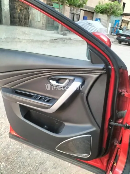 Jetour X70 2021 Red Automatic Used for Sale in Helwan - 8