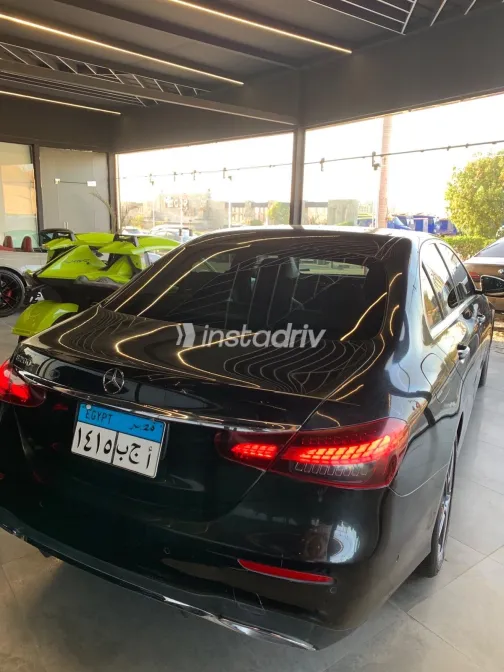 مرسيدس E 200 2023 أسود أوتوماتيك مستعملة للبيع في القاهرة الكبرى ( القاهرة - الجيزة) - 2