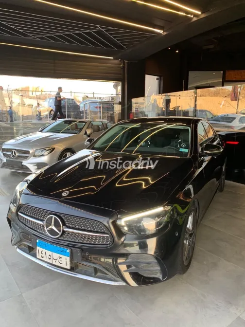 مرسيدس E 200 2023 أسود أوتوماتيك مستعملة للبيع في القاهرة الكبرى ( القاهرة - الجيزة) - 3