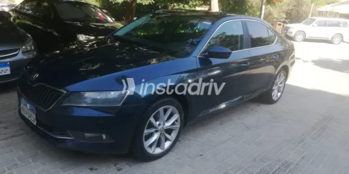 سكودا سوبيرب 2019 أزرق أوتوماتيك مستعملة للبيع في القاهرة الكبرى ( القاهرة - الجيزة) - 5