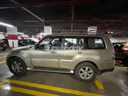 Mitsubishi Pajero 2007 Gold Automatic Used for Sale in Greater Cairo ( Cairo + Giza) - 2