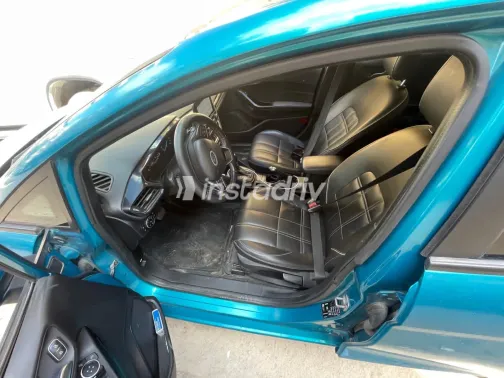 Ford Fiesta 2019 Turquoise Automatic Used for Sale in Greater Cairo ( Cairo + Giza) - 3