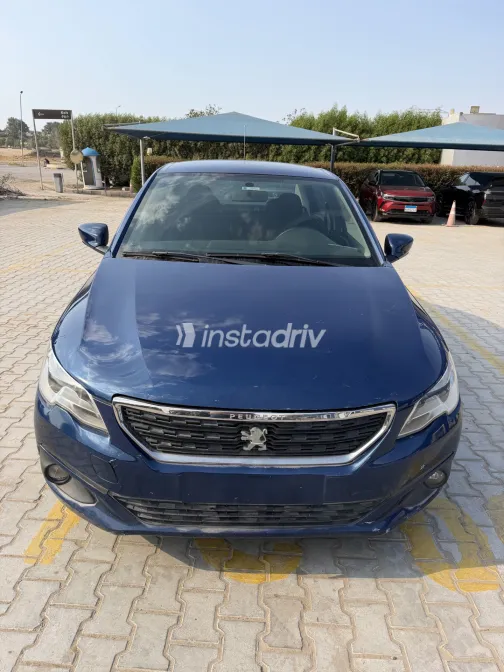 Peugeot 301 2020 Blue Automatic Used for Sale in Greater Cairo ( Cairo + Giza) - 3