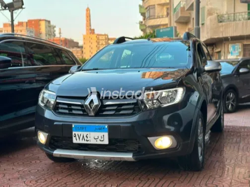 رينو سانديرو  ( ستيب  واى ) 2023 رمادي أوتوماتيك مستعملة للبيع في الفيوم - 1