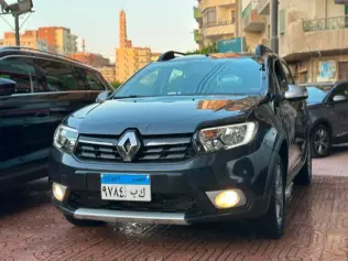 رينو سانديرو  ( ستيب  واى ) 2023 رمادي أوتوماتيك مستعملة للبيع في الفيوم