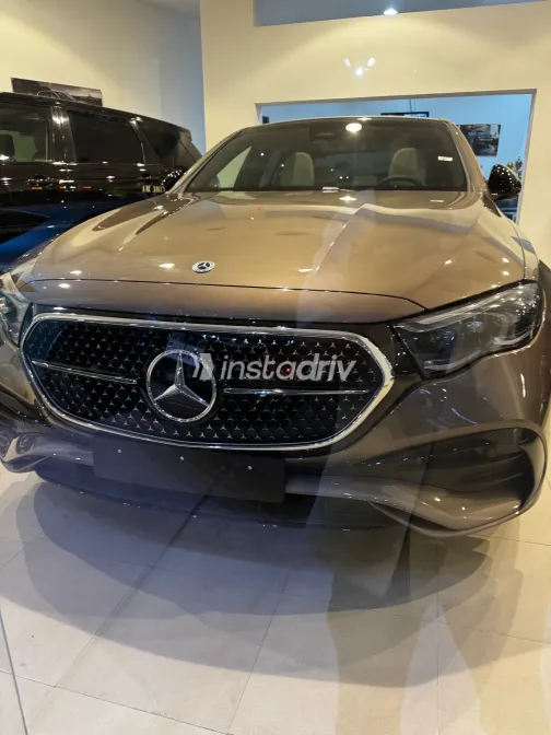 Mercedes E 200 2025 Gold Automatic Used for Sale in Greater Cairo ( Cairo + Giza) - 9