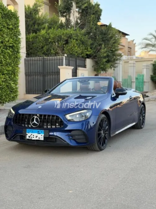 Mercedes E 300 2021 Blue Automatic Used for Sale in Cairo - 3