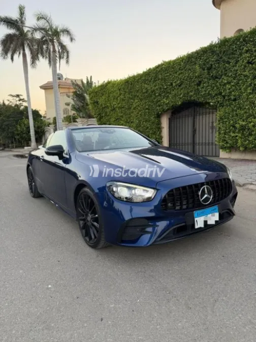 Mercedes E 300 2021 Blue Automatic Used for Sale in Cairo - 4