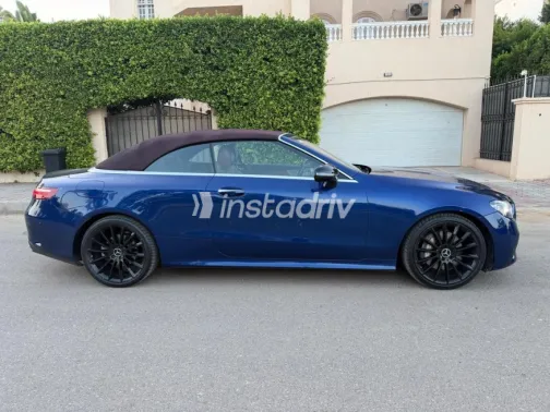 Mercedes E 300 2021 Blue Automatic Used for Sale in Cairo - 8