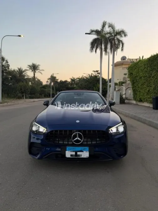 Mercedes E 300 2021 Blue Automatic Used for Sale in Cairo - 9