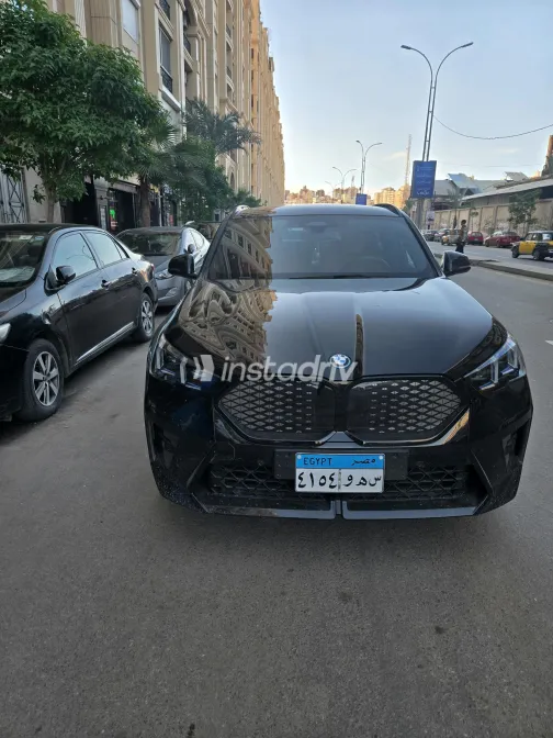 بي ام دبليو اى اكس 2 2025 أسود أوتوماتيك مستعملة للبيع في القاهرة الكبرى ( القاهرة - الجيزة) - 4