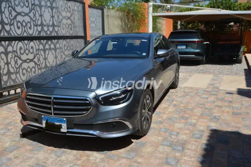 Mercedes E 200 2022 Gray Automatic Used for Sale in Greater Cairo ( Cairo + Giza) - 4