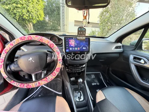Peugeot 2008 2018 Red Automatic Used for Sale in Greater Cairo ( Cairo + Giza) - 6
