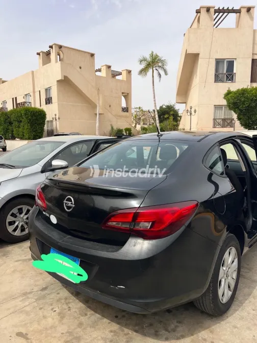 Opel Astra 2018 Black Automatic Used for Sale in Greater Cairo ( Cairo + Giza) - 3