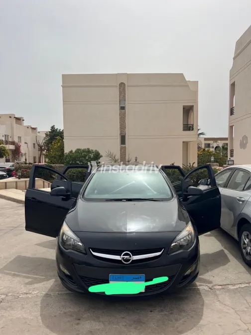 Opel Astra 2018 Black Automatic Used for Sale in Greater Cairo ( Cairo + Giza) - 4