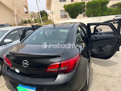Opel Astra 2018 Black Automatic Used for Sale in Greater Cairo ( Cairo + Giza) - 5