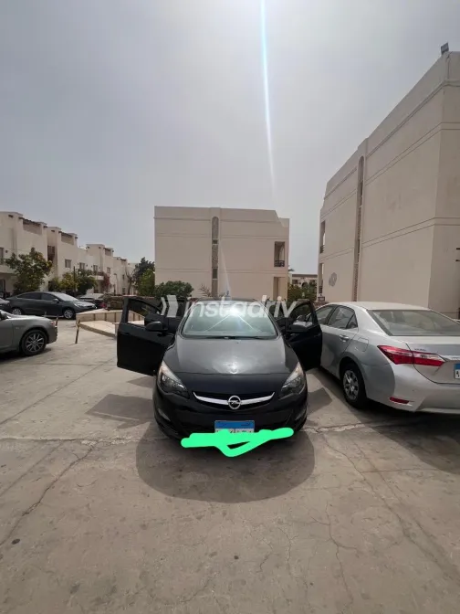 Opel Astra 2018 Black Automatic Used for Sale in Greater Cairo ( Cairo + Giza) - 8