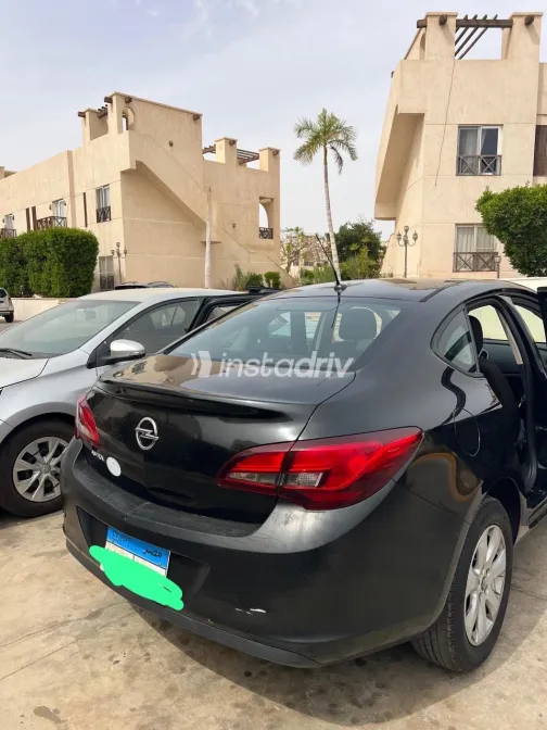 Opel Astra 2018 Black Automatic Used for Sale in Greater Cairo ( Cairo + Giza) - 10