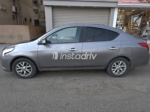 Nissan Sunny 2020 Champagne Automatic Used for Sale in Greater Cairo ( Cairo + Giza) - 9