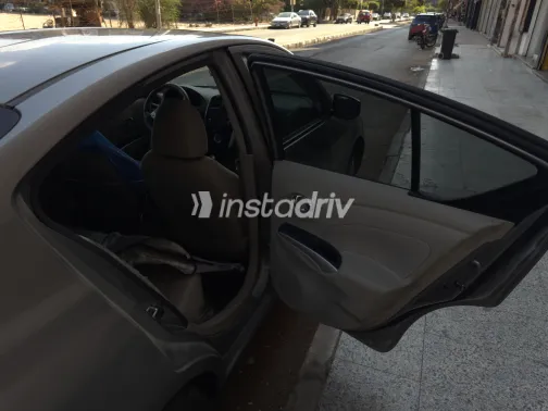 Nissan Sunny 2020 Champagne Automatic Used for Sale in Greater Cairo ( Cairo + Giza) - 10