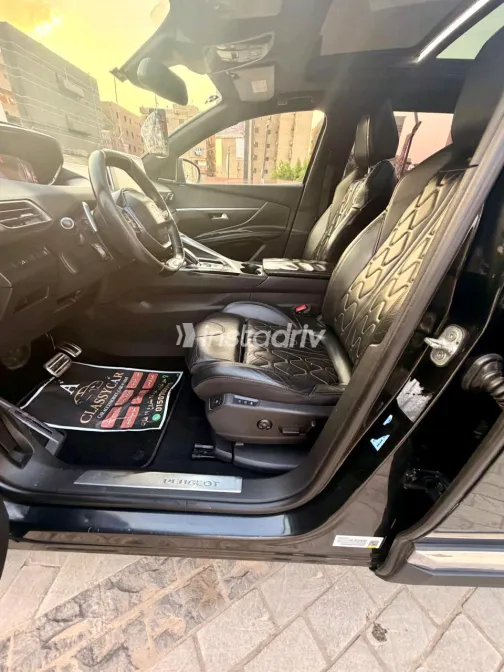 Peugeot 5008 2018 Black Automatic Used for Sale in Greater Cairo ( Cairo + Giza) - 9