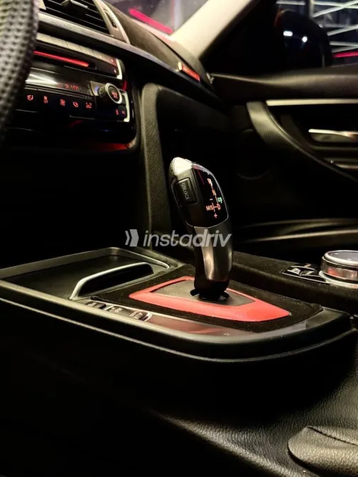 BMW 320 2016 Silver Automatic Used for Sale in Greater Cairo ( Cairo + Giza) - 4