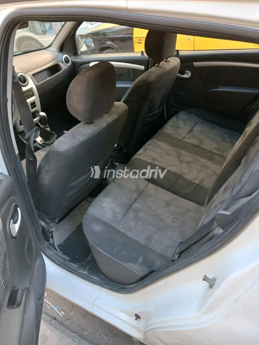 Renault Sandero 2011 White Manual Used for Sale in Greater Cairo ( Cairo + Giza) - 4