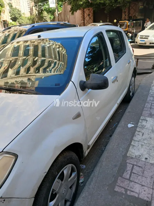 Renault Sandero 2011 White Manual Used for Sale in Greater Cairo ( Cairo + Giza) - 9
