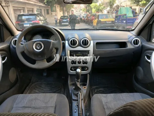 Renault Sandero 2011 White Manual Used for Sale in Greater Cairo ( Cairo + Giza) - 10
