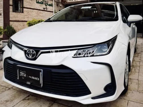 Toyota Corolla 2020 White Automatic Used for Sale in Nasr city - 2