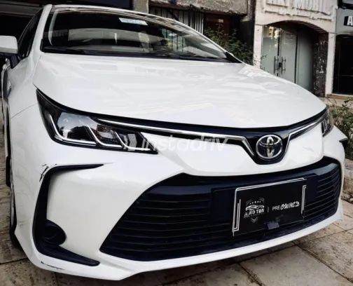 Toyota Corolla 2020 White Automatic Used for Sale in Nasr city - 3