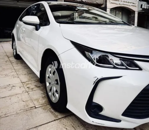 Toyota Corolla 2020 White Automatic Used for Sale in Nasr city - 4