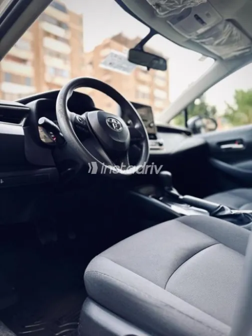 Toyota Corolla 2020 White Automatic Used for Sale in Nasr city - 10