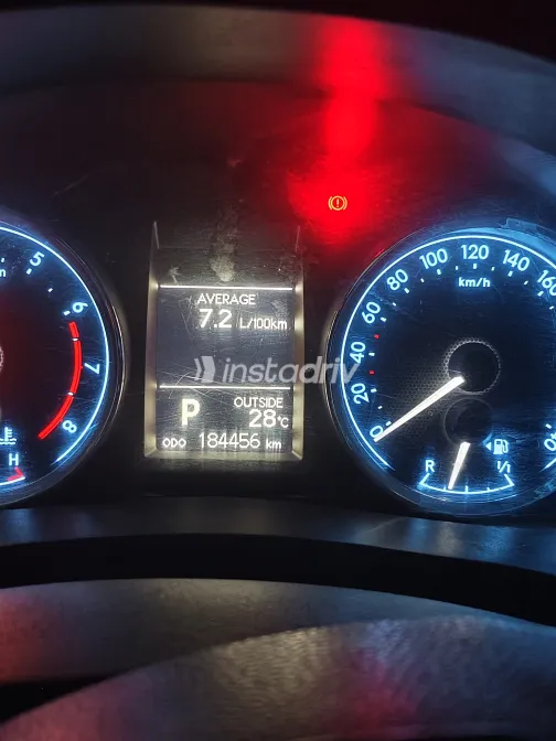 تويوتا كورولا 2015 أبيض CVT مستعملة للبيع في الإسكندرية - 8