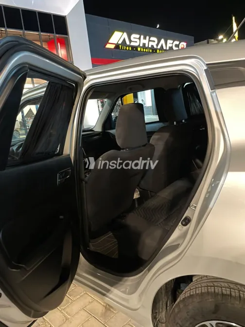Suzuki Swift 2024 Silver Automatic Used for Sale in Greater Cairo ( Cairo + Giza) - 3
