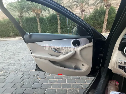 Mercedes C 180 2020 Black Automatic Used for Sale in Greater Cairo ( Cairo + Giza) - 4