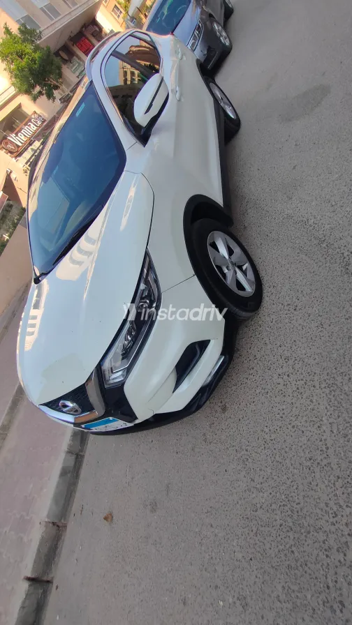 Nissan Qashqai 2019 White Automatic Used for Sale in Greater Cairo ( Cairo + Giza) - 8