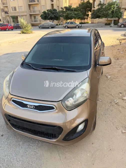 Kia Picanto 2013 Gold Automatic Used for Sale in Greater Cairo ( Cairo + Giza) - 9