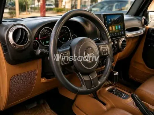 Jeep Wrangler 2015 Black Automatic Used for Sale in Greater Cairo ( Cairo + Giza) - 5